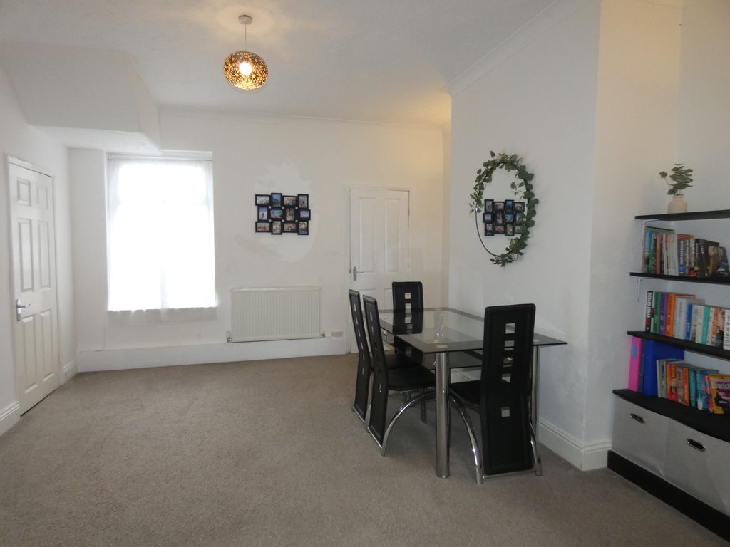 Dining Room- click for photo gallery